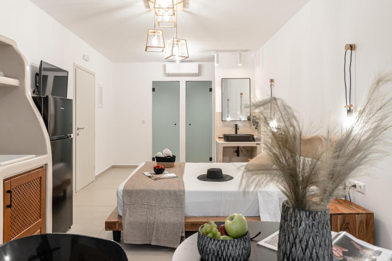 Heavenly Suites & Studios Naxos City ภายนอก รูปภาพ
