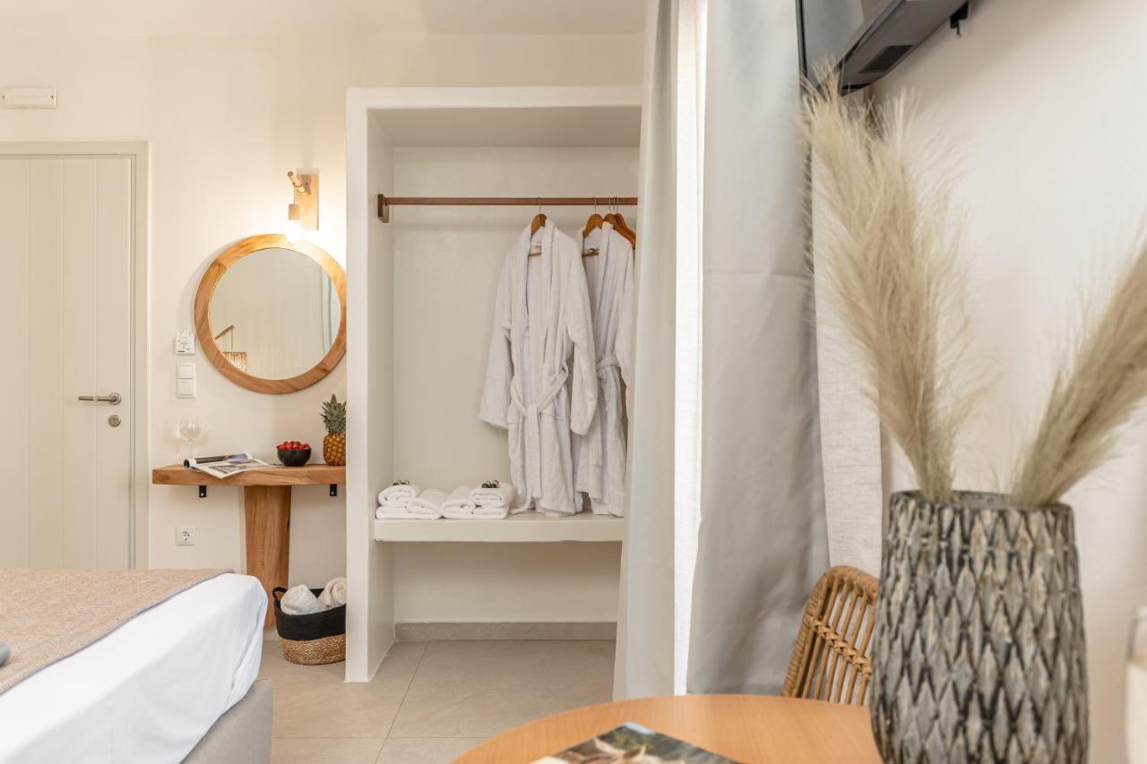 Heavenly Suites & Studios Naxos City ภายนอก รูปภาพ