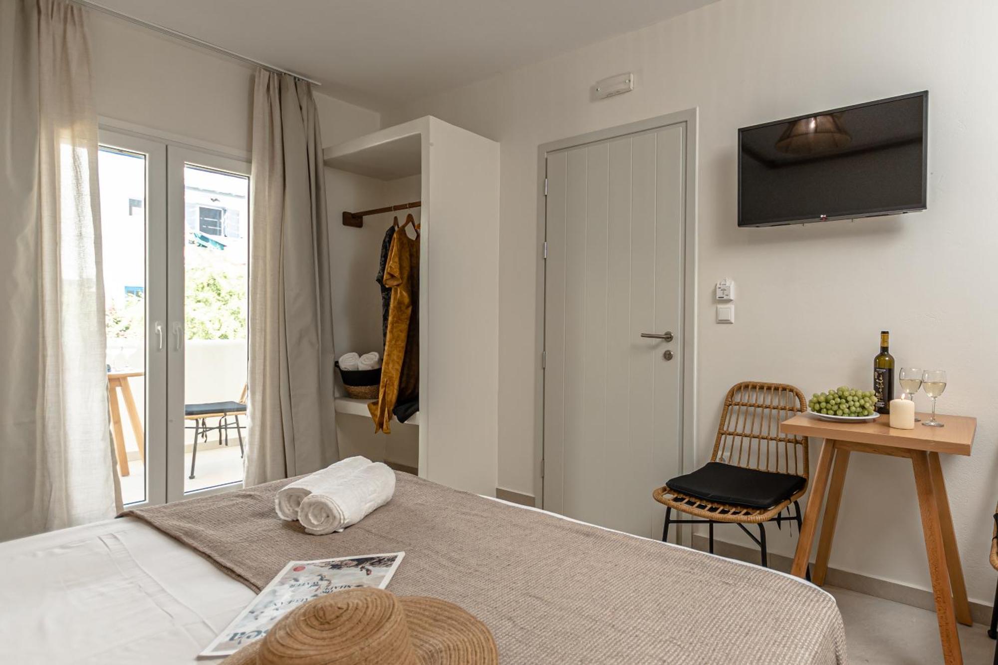 Heavenly Suites & Studios Naxos City ภายนอก รูปภาพ