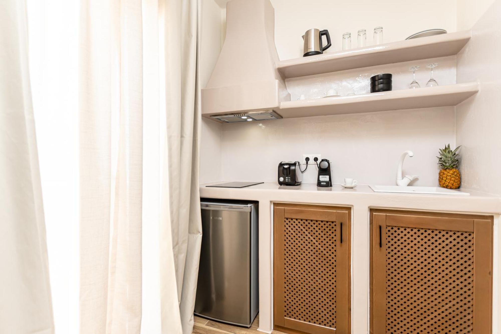 Heavenly Suites & Studios Naxos City ภายนอก รูปภาพ