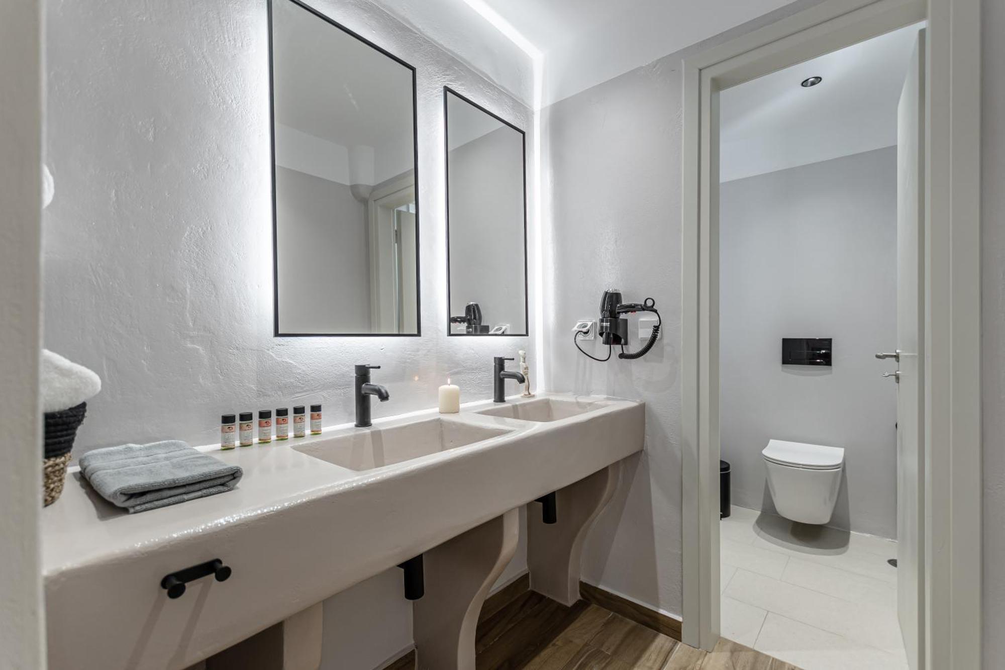 Heavenly Suites & Studios Naxos City ภายนอก รูปภาพ
